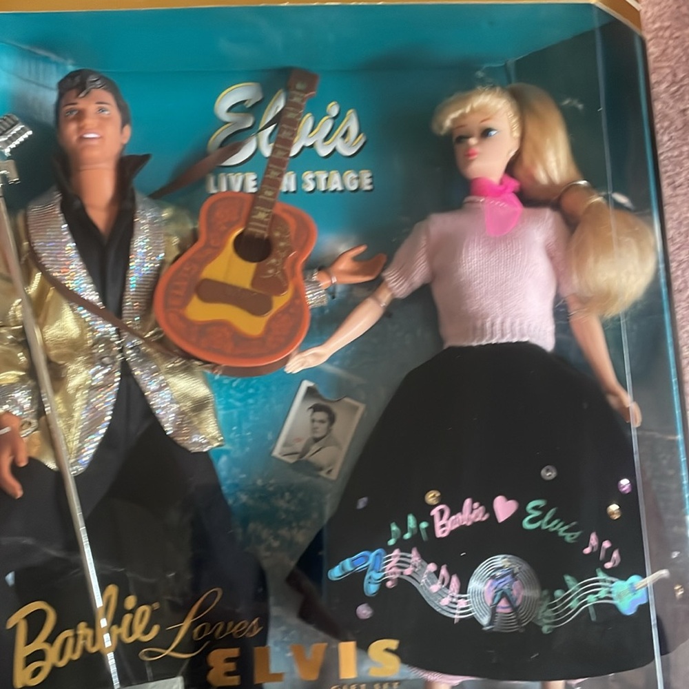 New in box Elvis and Barbie combined Barbie pair - Picture 4 of 9